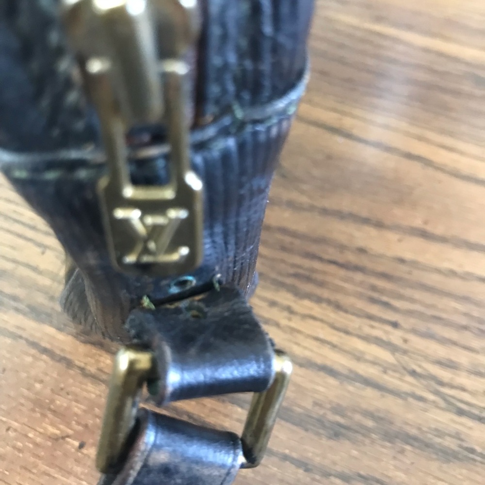 Louis Vuitton Crossbody Bag - Picture 13 of 13